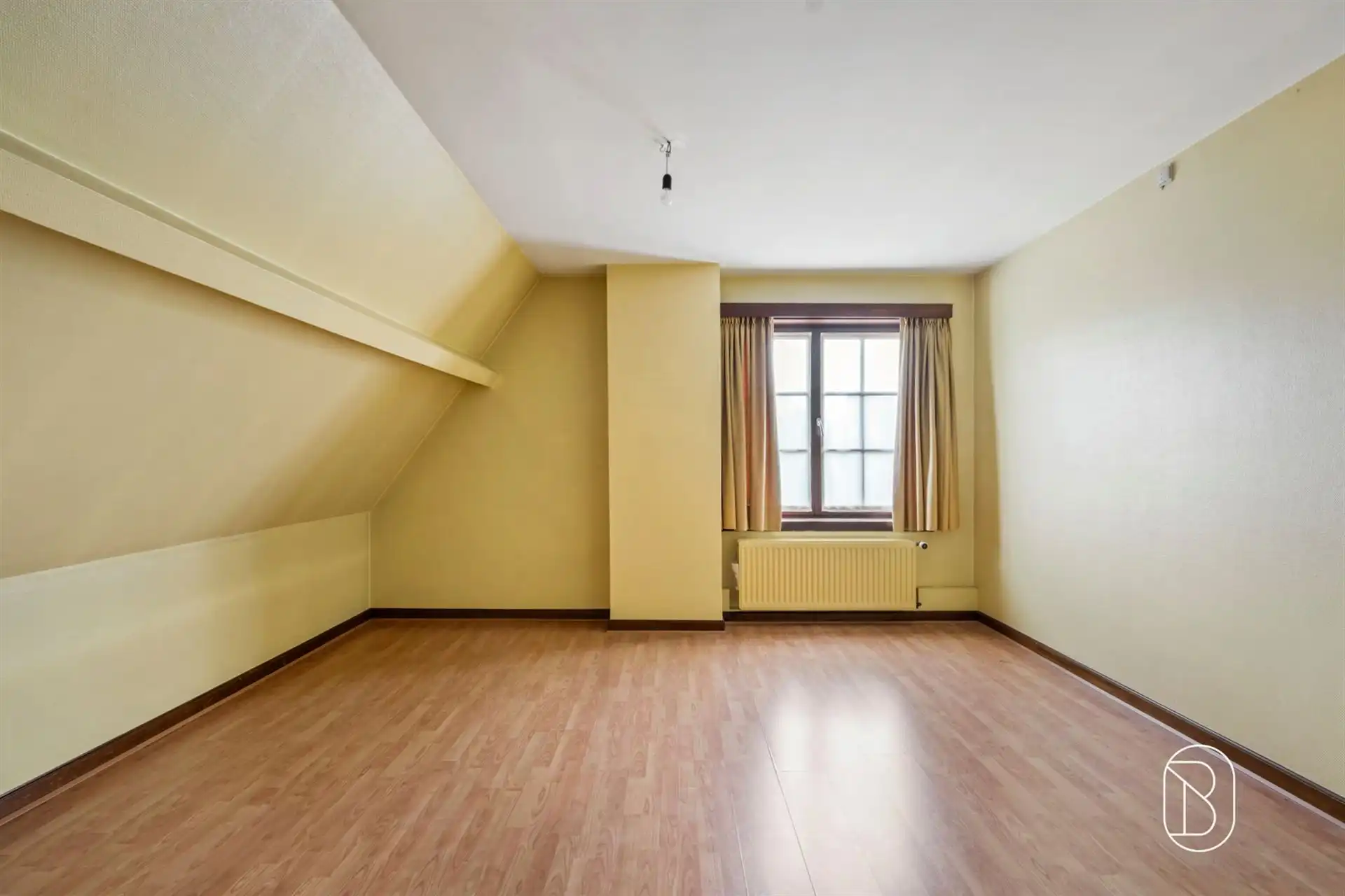 Landhuis-villa in Deerlijk omgeven door groen met 4 kamers foto 23