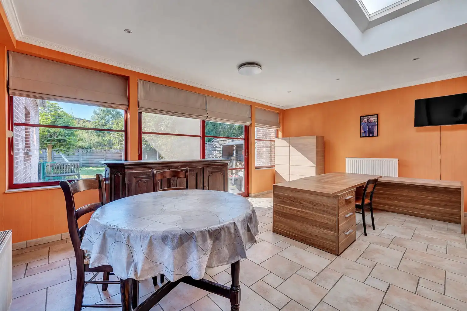Karaktervolle gezinswoning met 3 slpks, garage en tuin foto 11