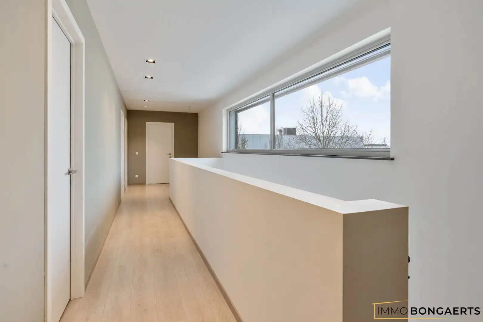 Moderne woonst met 4 slaapkamers  foto 9