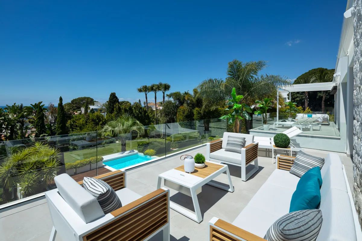 Exclusieve Award-winnende villa in Marbesa: luxe wonen op slechts stappen van het strand! foto 7
