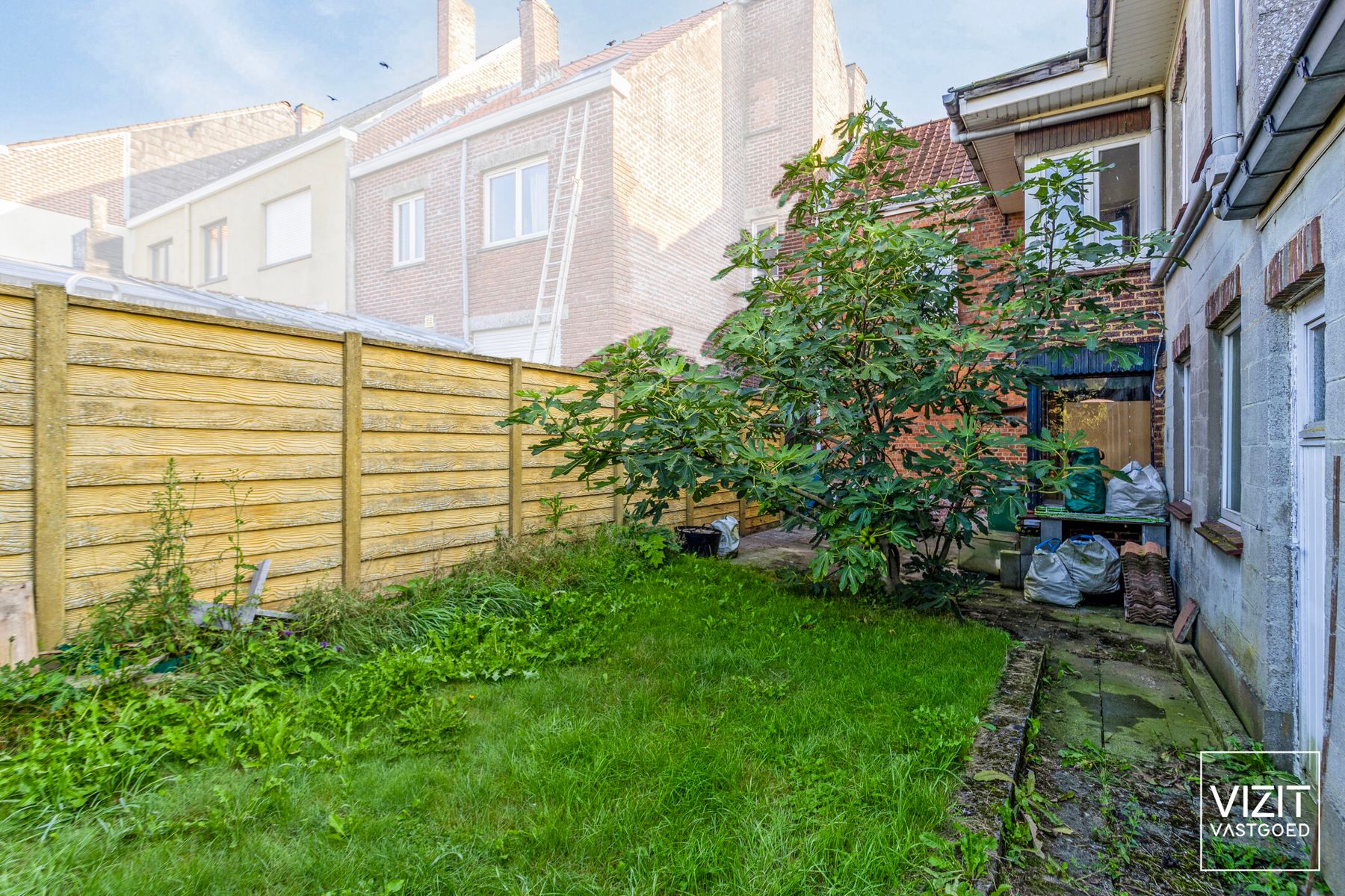 Te renoveren woonhuis met 3 slaapkamers foto 2