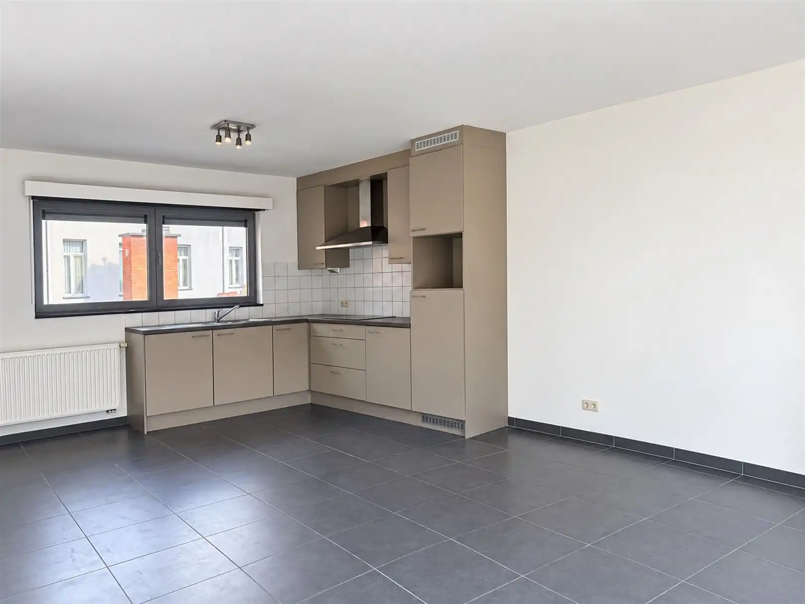 Instapklaar recent appartement aan stadsrand van Sint-Niklaas foto 2
