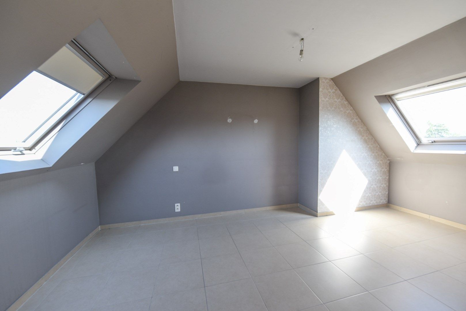 Lichtrijk duplex-appartement op een schitterende ligging in Centrum Waregem met garage! foto 8