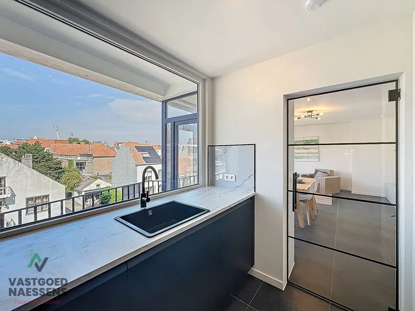 STIJLVOL GERENOVEERD 2 SLPK APP IN RUSTIGE WOONWIJK foto 9