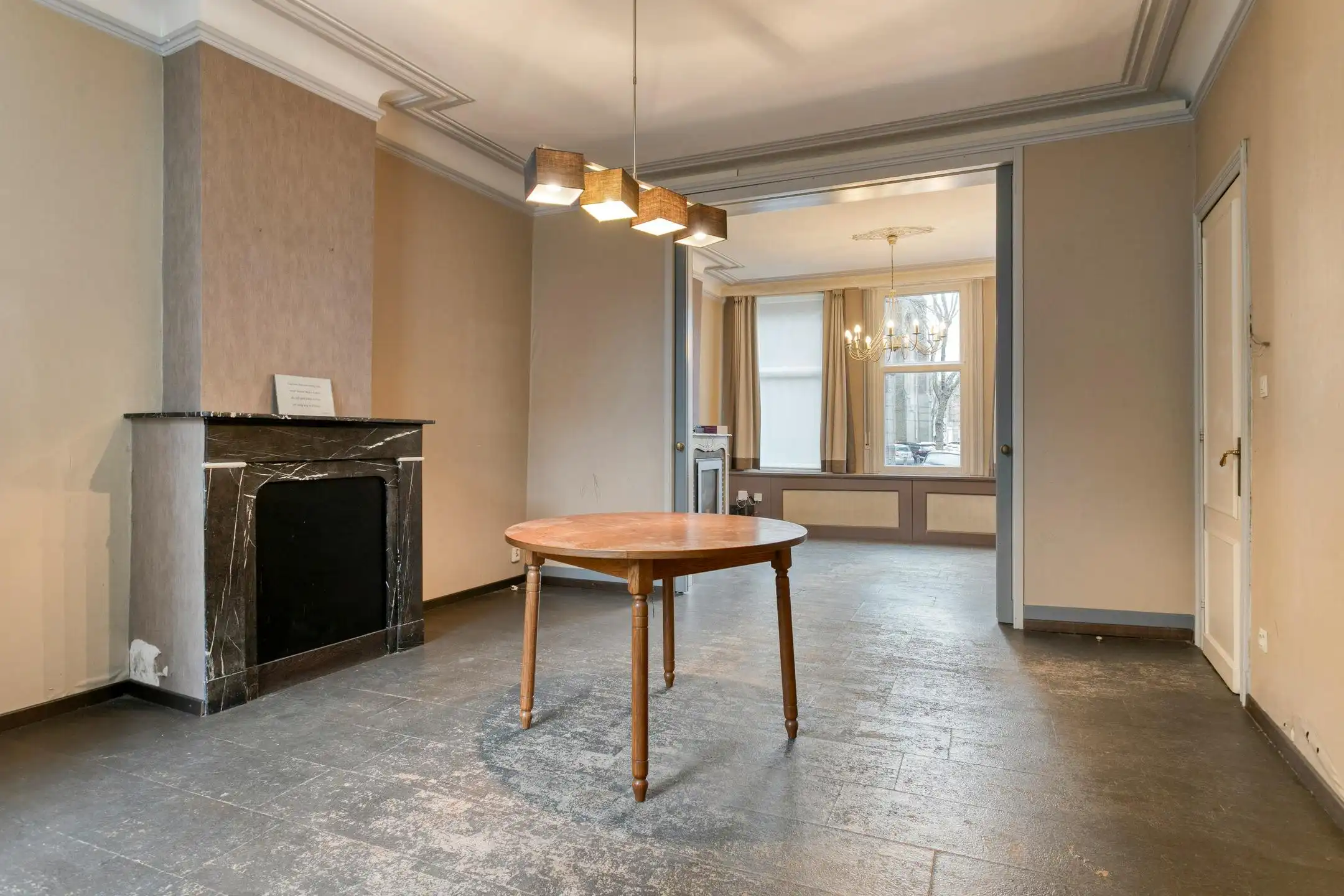 Instapklaar burgerhuis te koop in het centrum van Izegem. foto 6