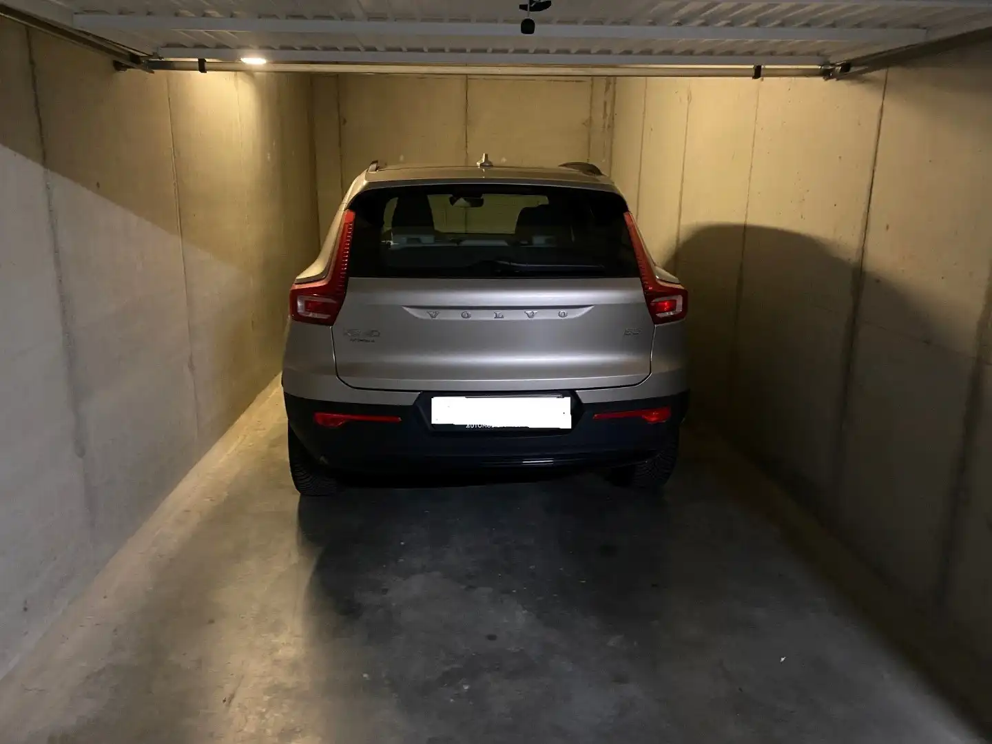 Ruime garage  in Koksijde foto 2