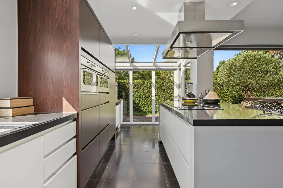 Riante, instapklare villa met tuinpaviljoen en garage op 1.065m² foto 9
