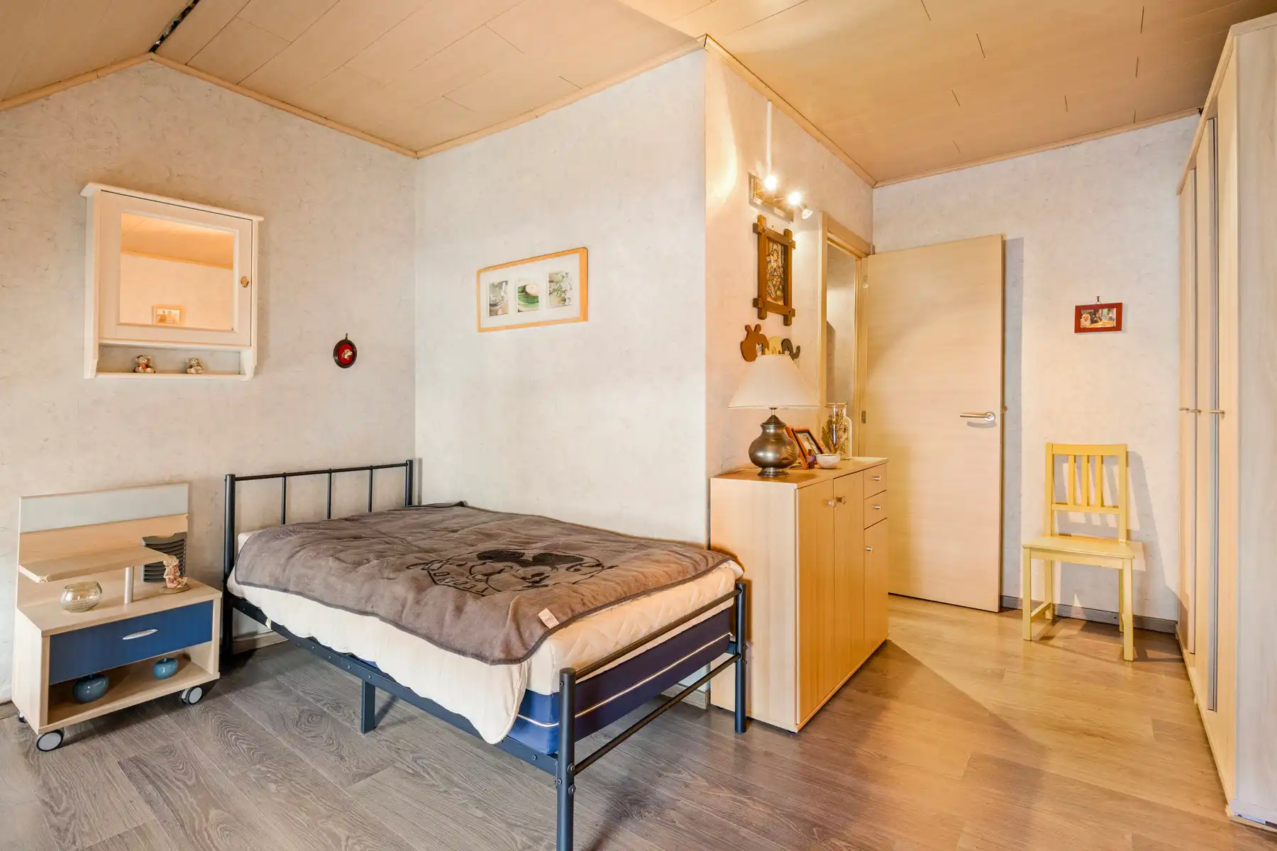 Instapklare rijwoning met 2 slaapkamers en terras foto 9