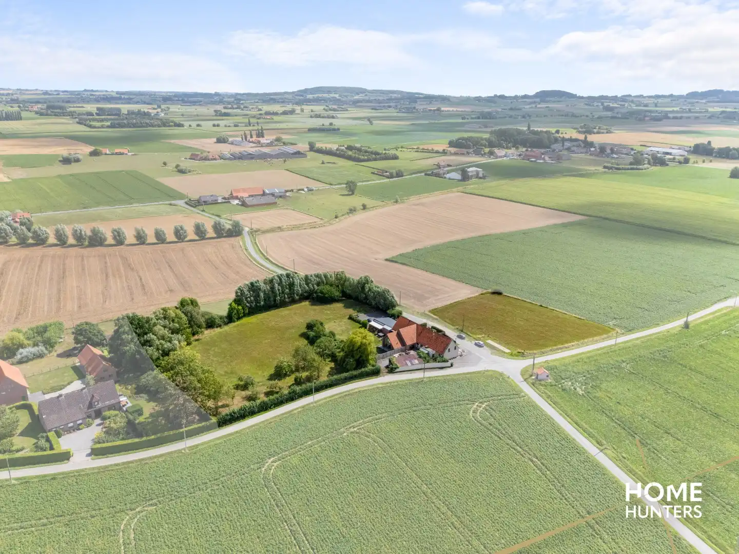 Instapklare exclusieve eigendom met historisch bijgebouw en hoogwaardige afwerking in een oase van rust en ruimte foto 2