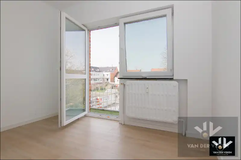 Lichtrijk en instapklaar appartement met 2 slaapkamer en terras gelegen in hartje Runkst foto 11