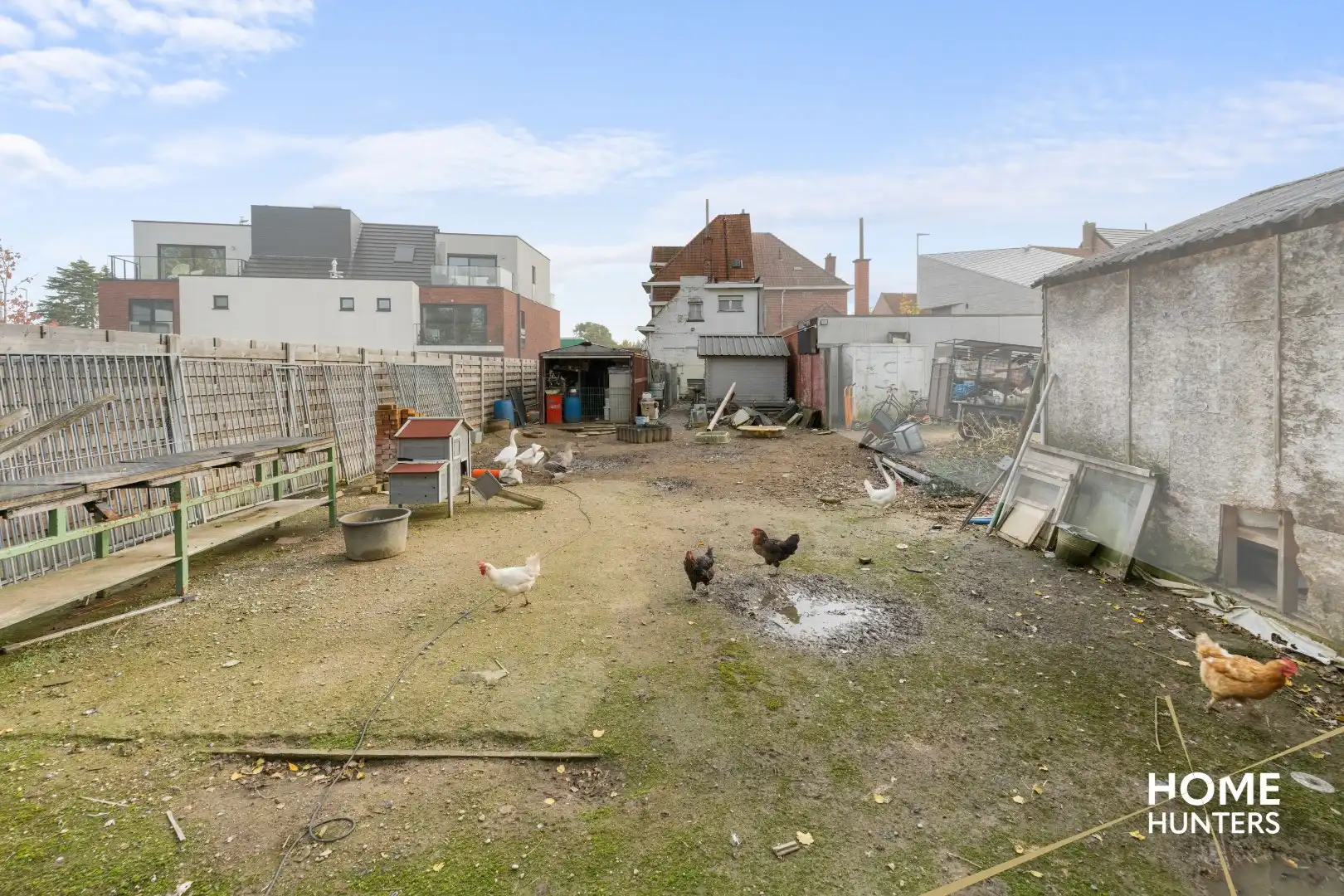 Te renoveren halfopen woning met 3 slaapkamers op 553 m² foto 15