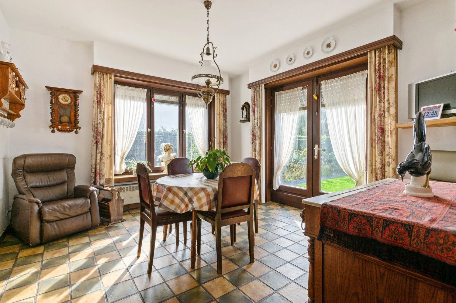 OPEN BEBOUWING MET GARAGE EN TUIN OP GOEDE LOCATIE! foto 7