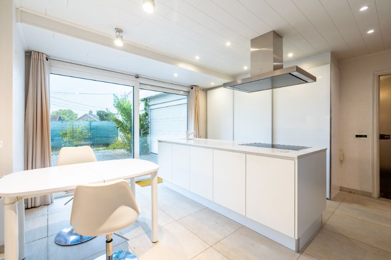 Instapklare villa met upgrade potentieel op topligging! foto 13