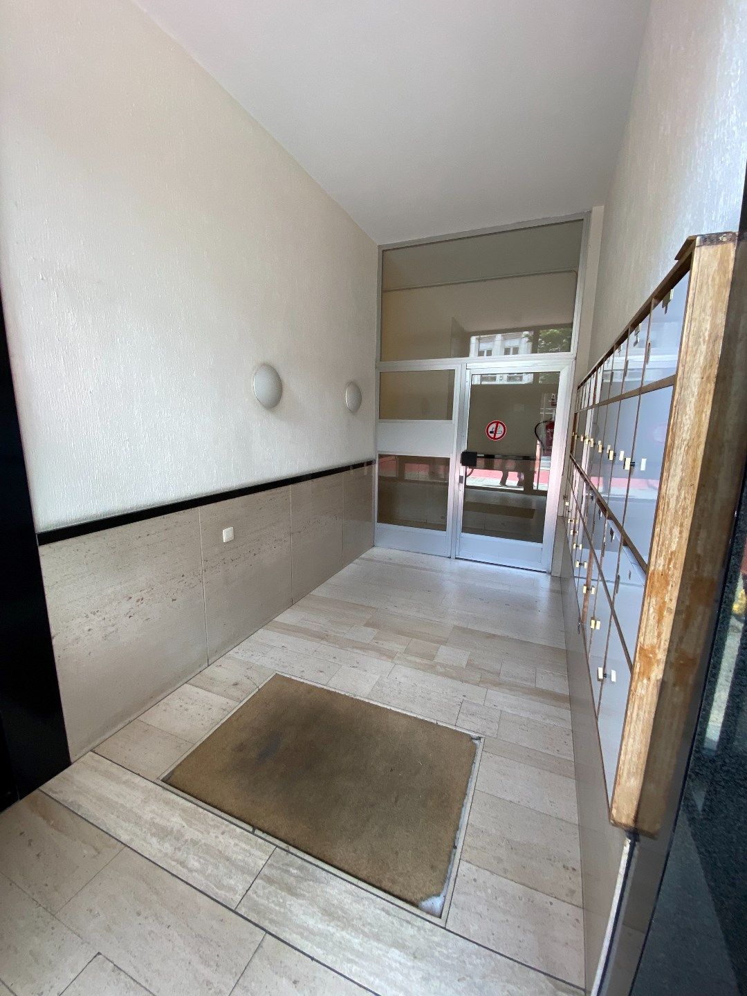 Op zoek naar een centraal gelegen appartement? Dit ruim te renoveren appartement van 96m ² met lift en 2 slaapkamers heeft een  centrale ligging in Antwerpen. foto 5