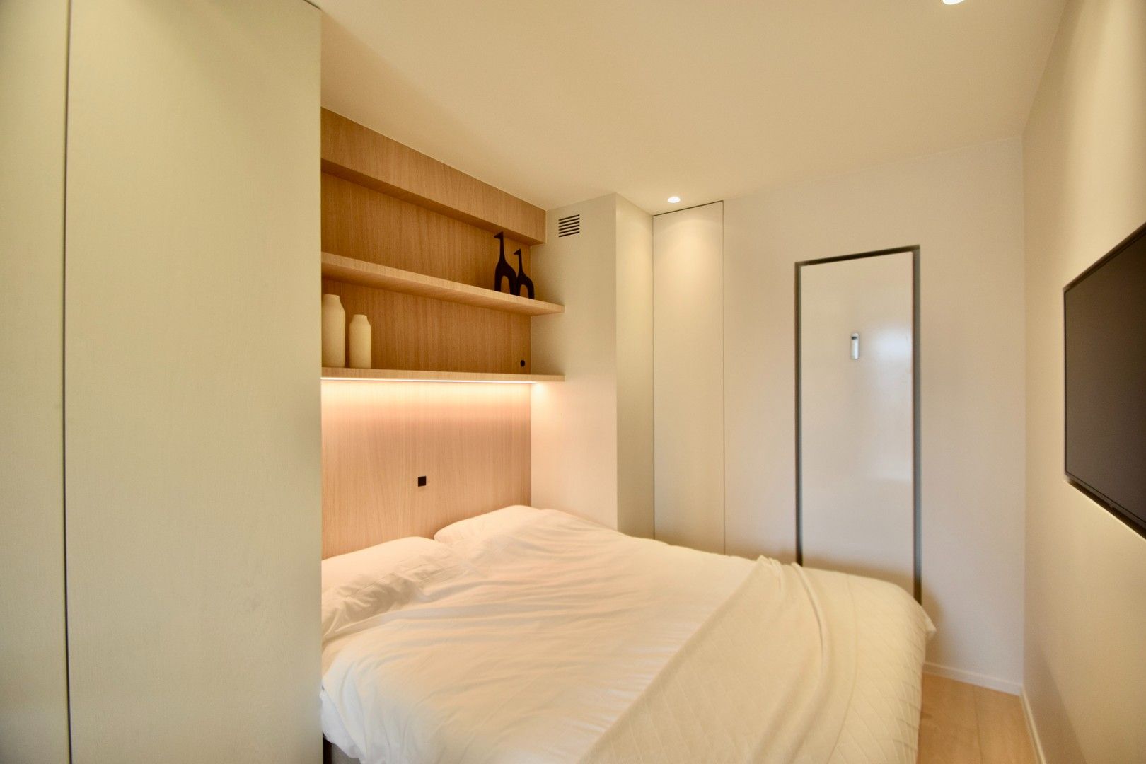 Gerenoveerd appartement met 3 slaapkamers in het centrum van Knokke op 3 stappen van de zee. foto 10