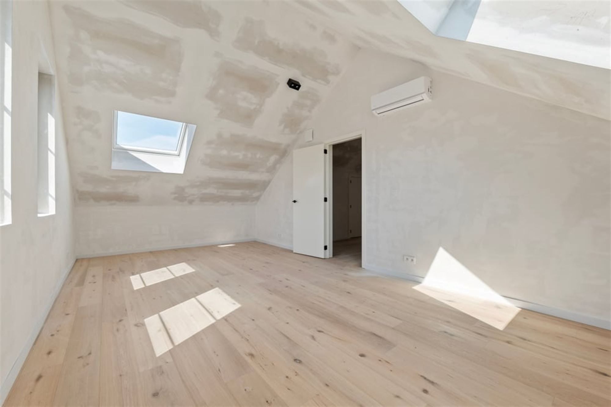 3 SLK APPARTEMENT MET RUIME TUIN EN PARKEERPLAATS IN HET CENTRUM VAN LANDEN  foto 18