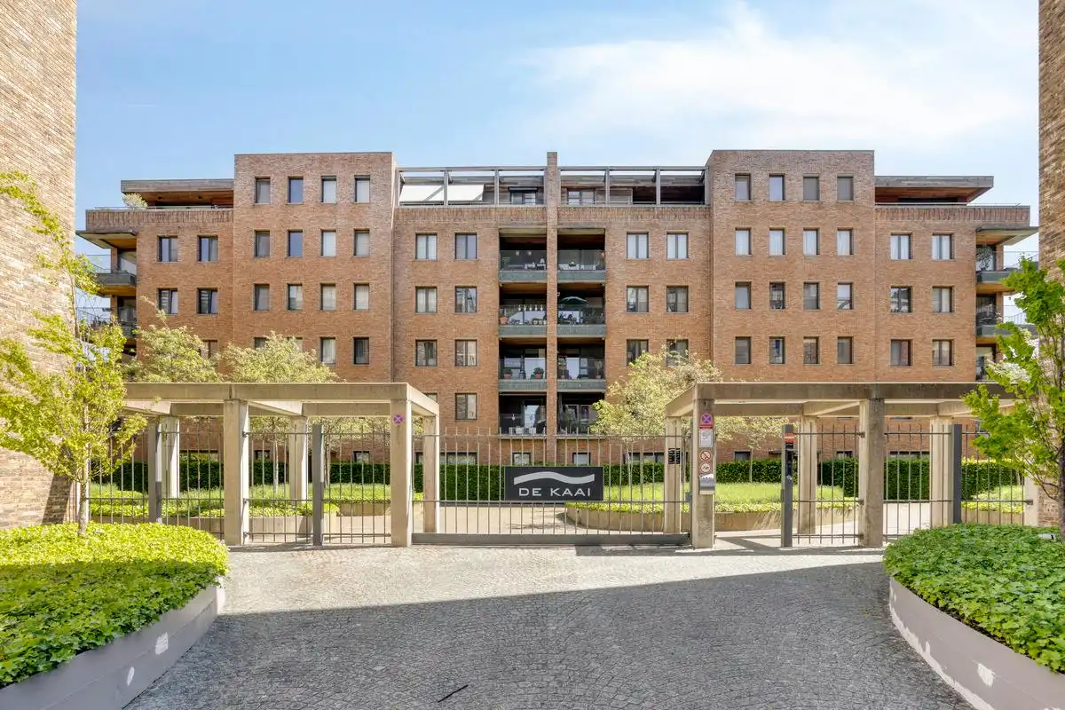 Instapklaar 1-slaapkamerappartement met ruim terras centrum Hasselt foto 19