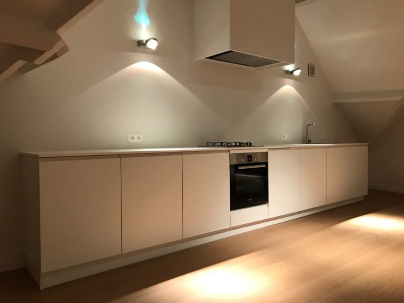 --- NIEUW --- Prachtig karaktervol vernieuwd 1-slaapkamerappartement met 2 autostaanplaatsen. foto 4