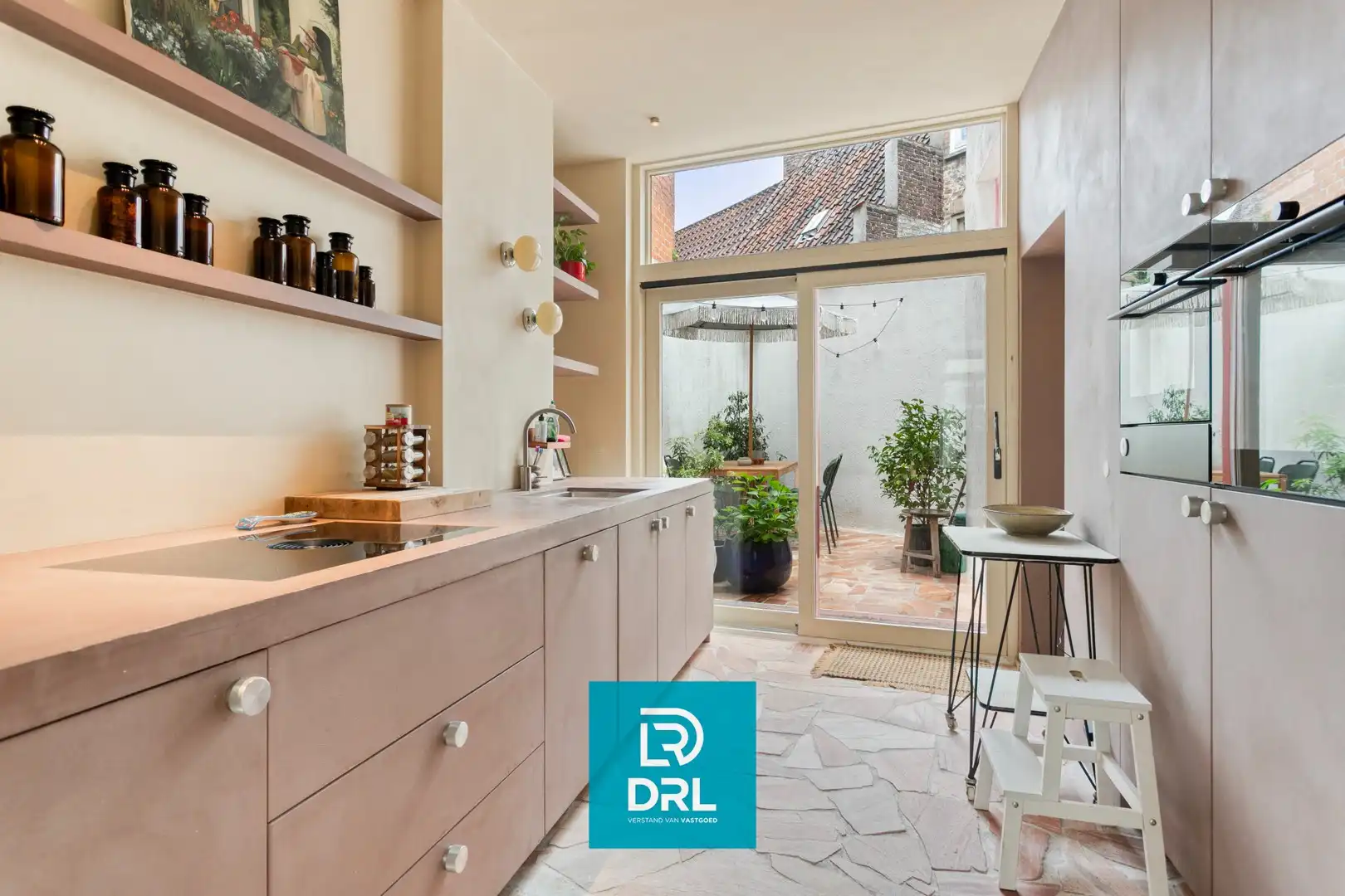 STIJLVOLLE WONING met MULTIFUNCTIONEEL GELIJKVLOERS te BRUGGE foto 5
