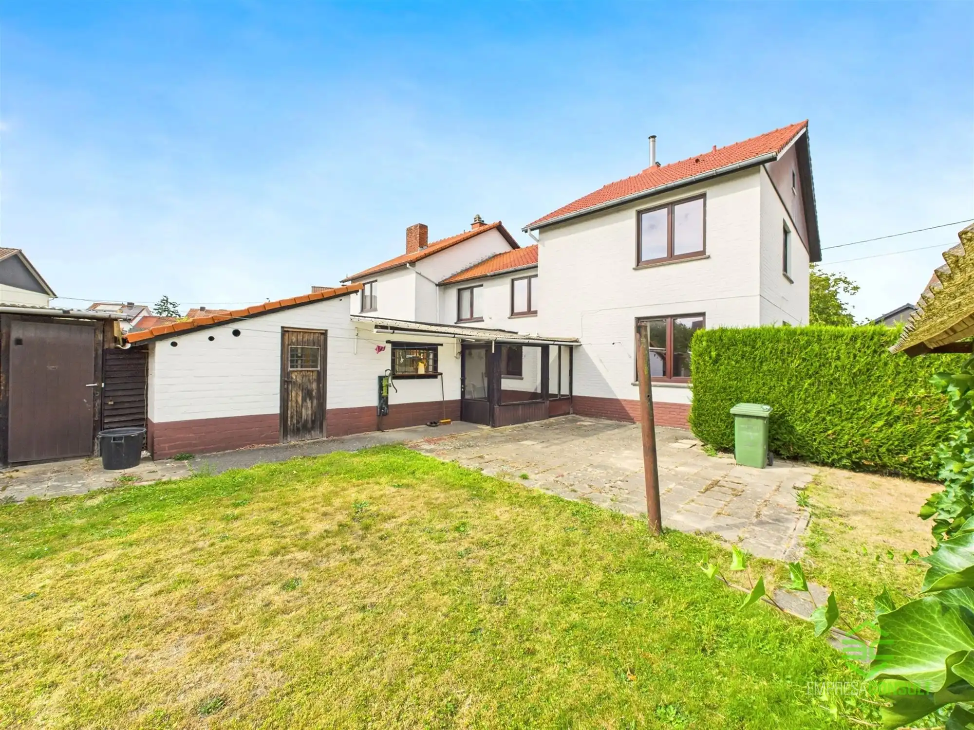 Op te frissen gezinswoning op een rustige locatie! foto 21