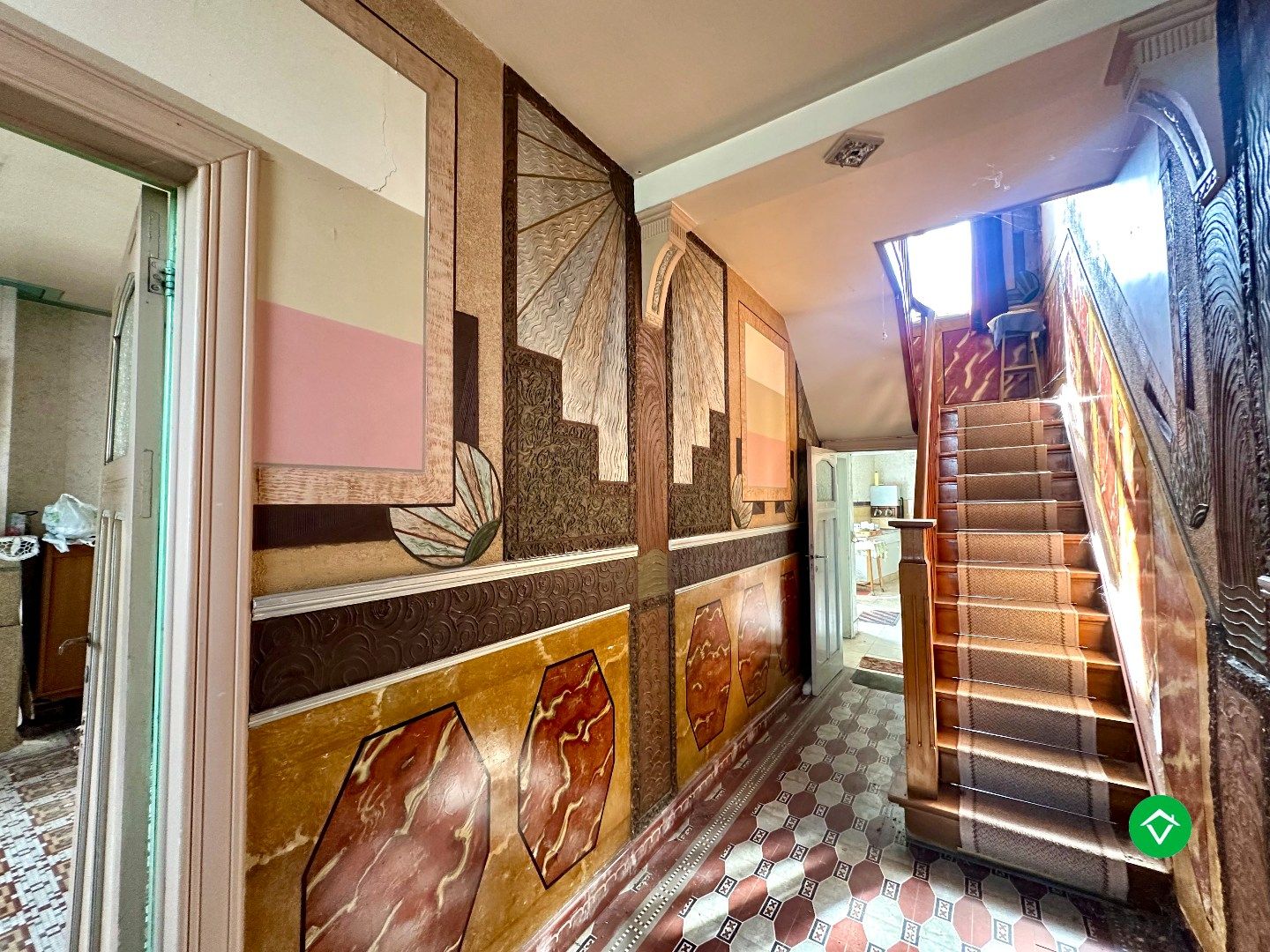 Te renoveren of te slopen woning op ruim perceel van 854 m² in Ichtegem - ideale opportuniteit voor wie wil bouwen of renoveren in een landelijke omgeving. foto 4