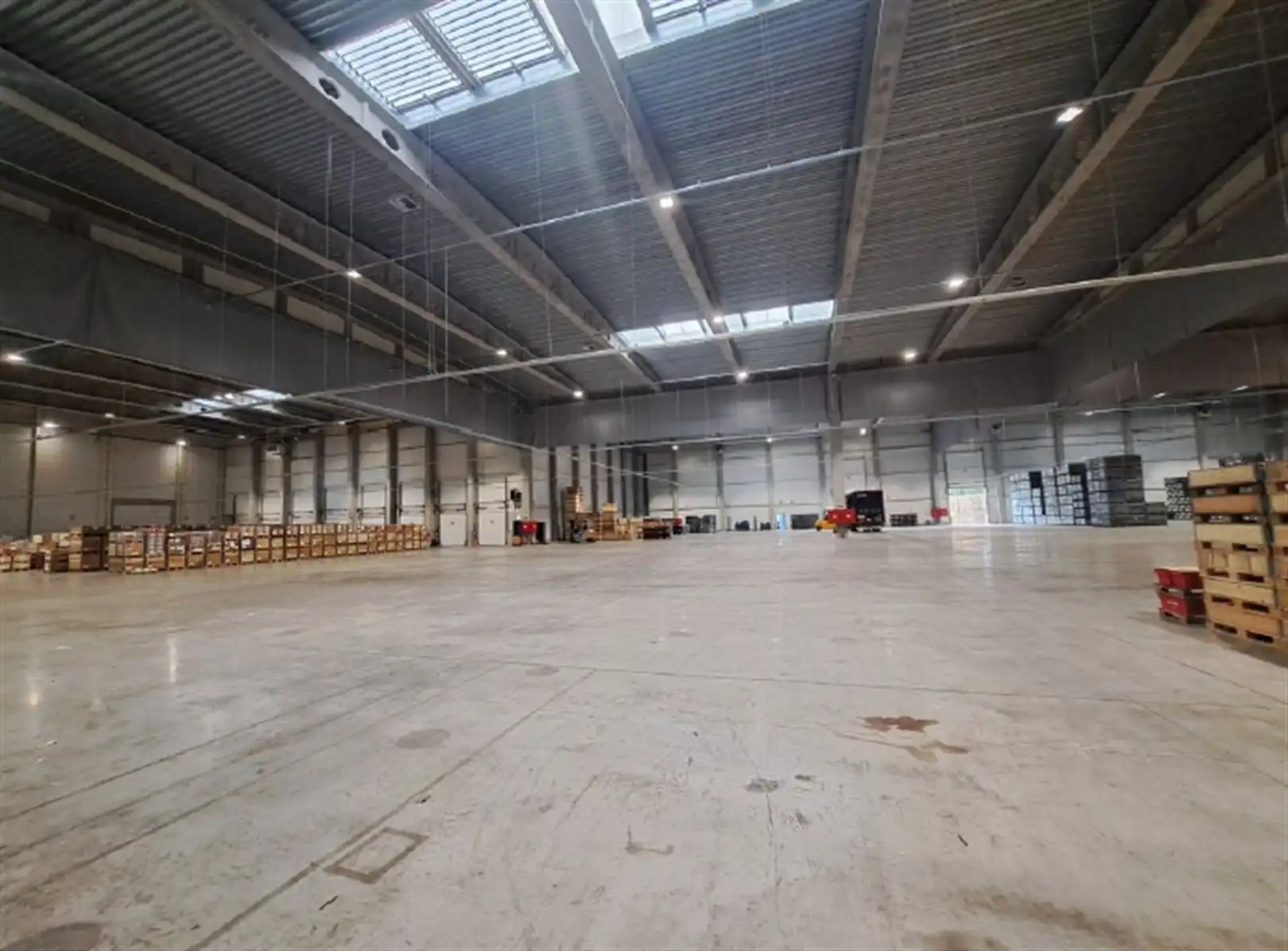 Logistieke units met kantoren foto 9