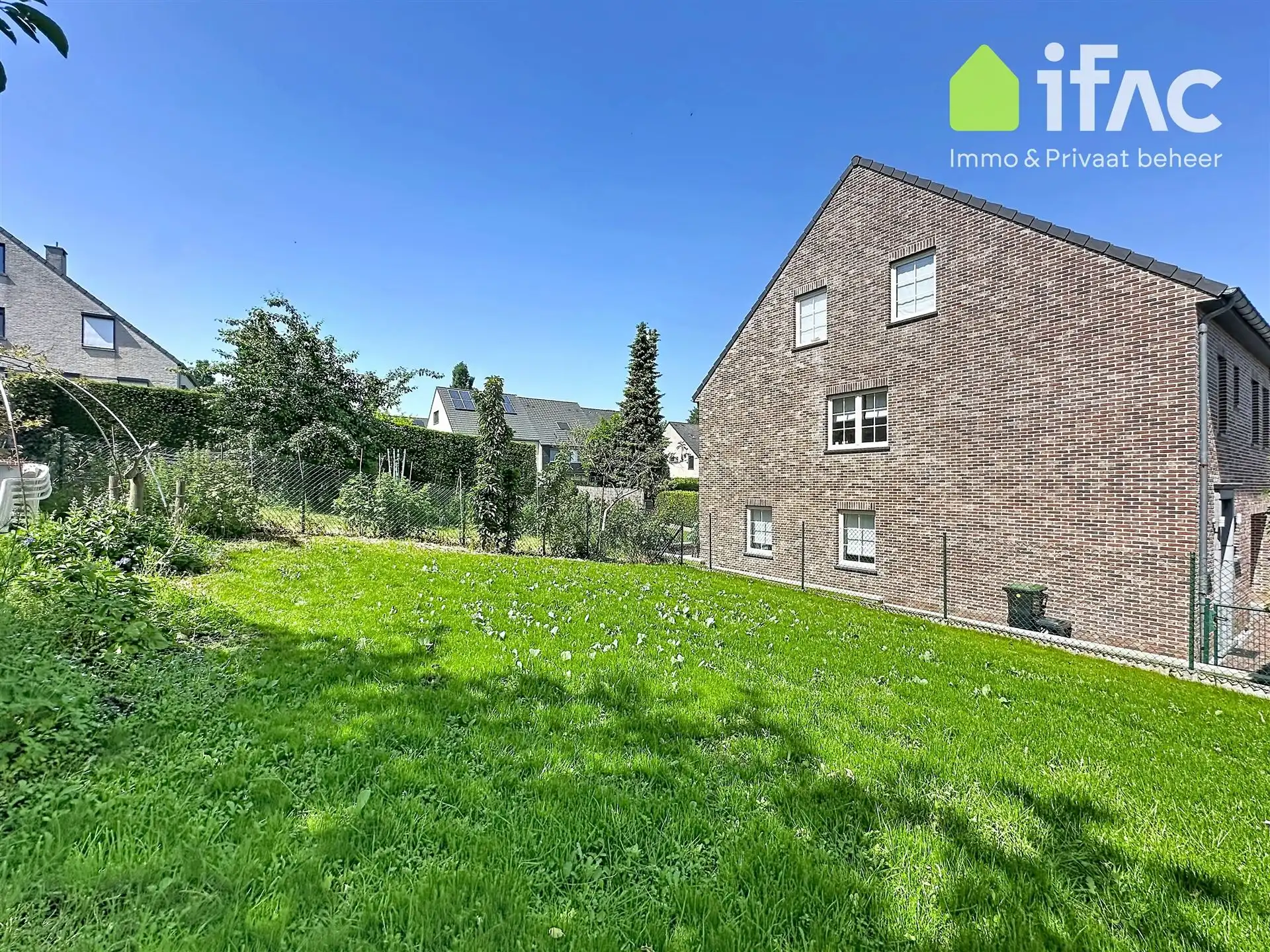 Charmante 3-gevelwoning met rustige ligging foto 24