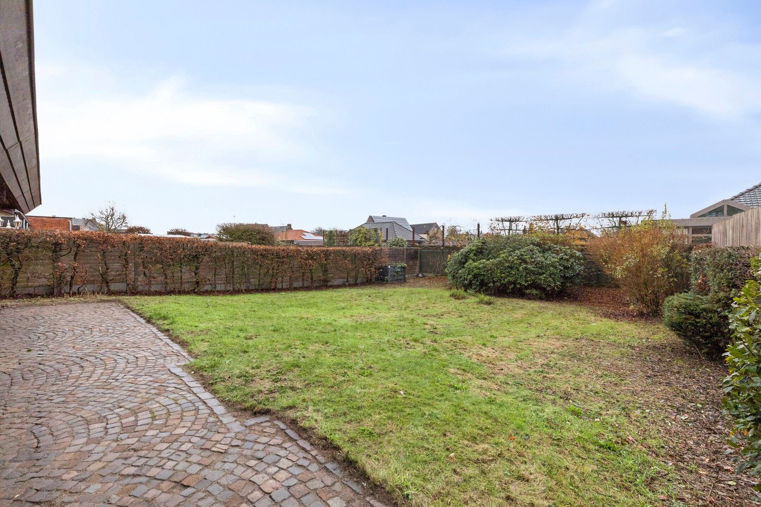 Rustig gelegen te renoveren OB met 3 slks en garage op 612m2! foto 22