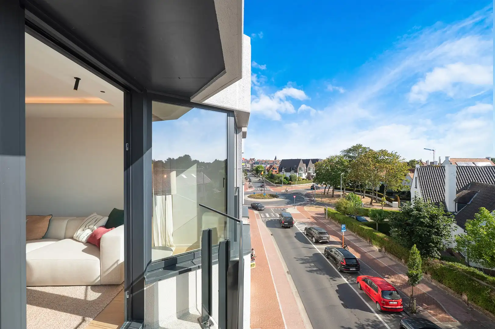 Prachtig gerenoveerd appartement nabij het centrum en de zee met open zichten. foto 8