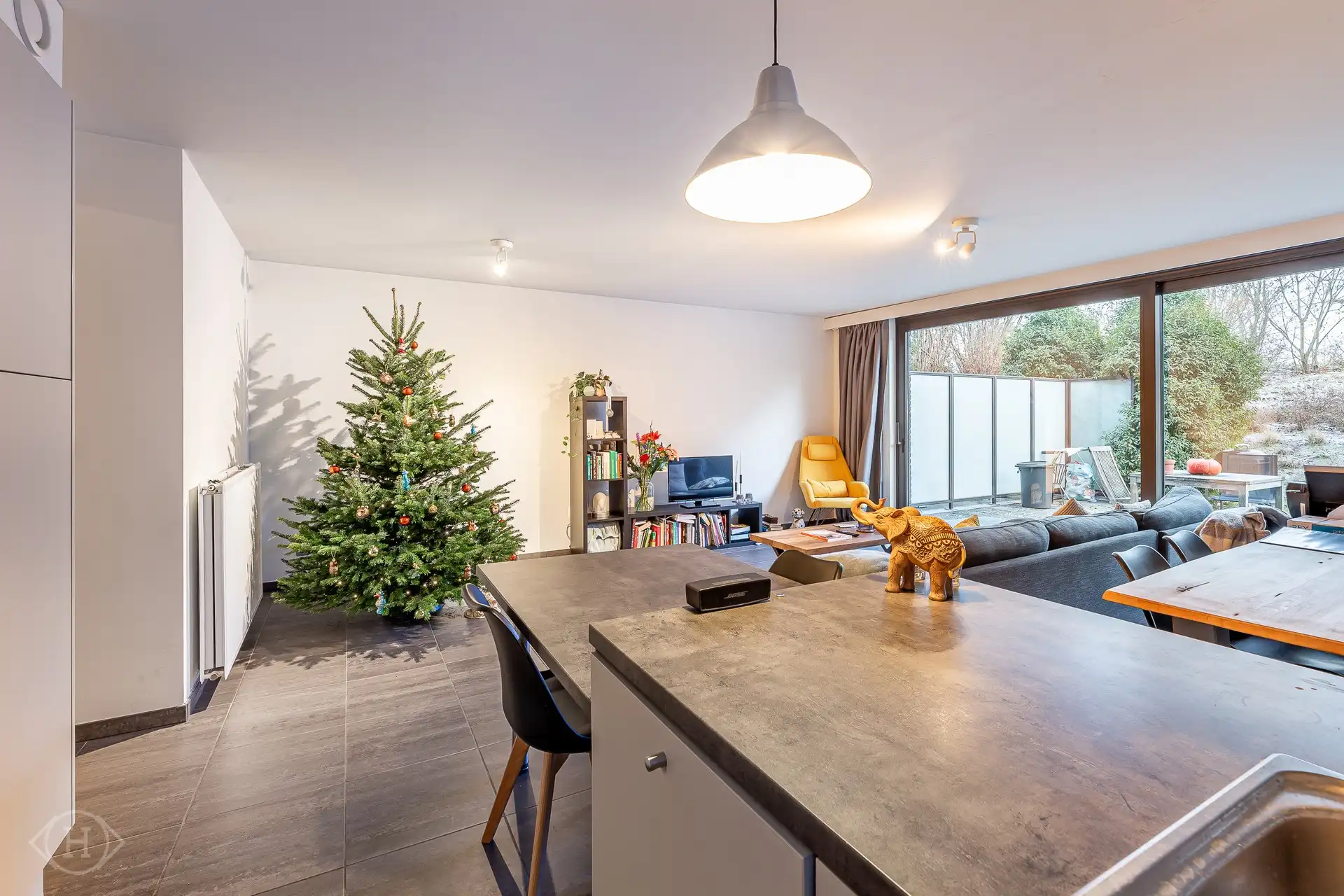 Ruim gelijkvloersappartement met terras foto 5