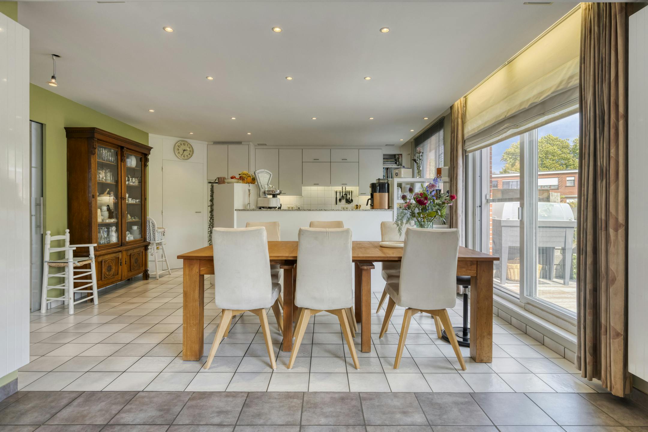 Uitzonderlijk huis met 6 slaapkamers te koop in Merksem foto 21