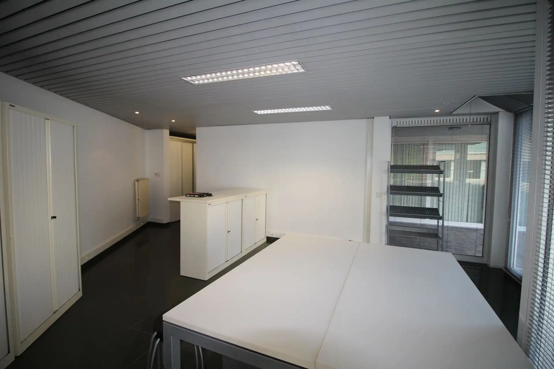 Verzorgde kantoor- of praktijkruimte, 120m², in het centrum. foto 3