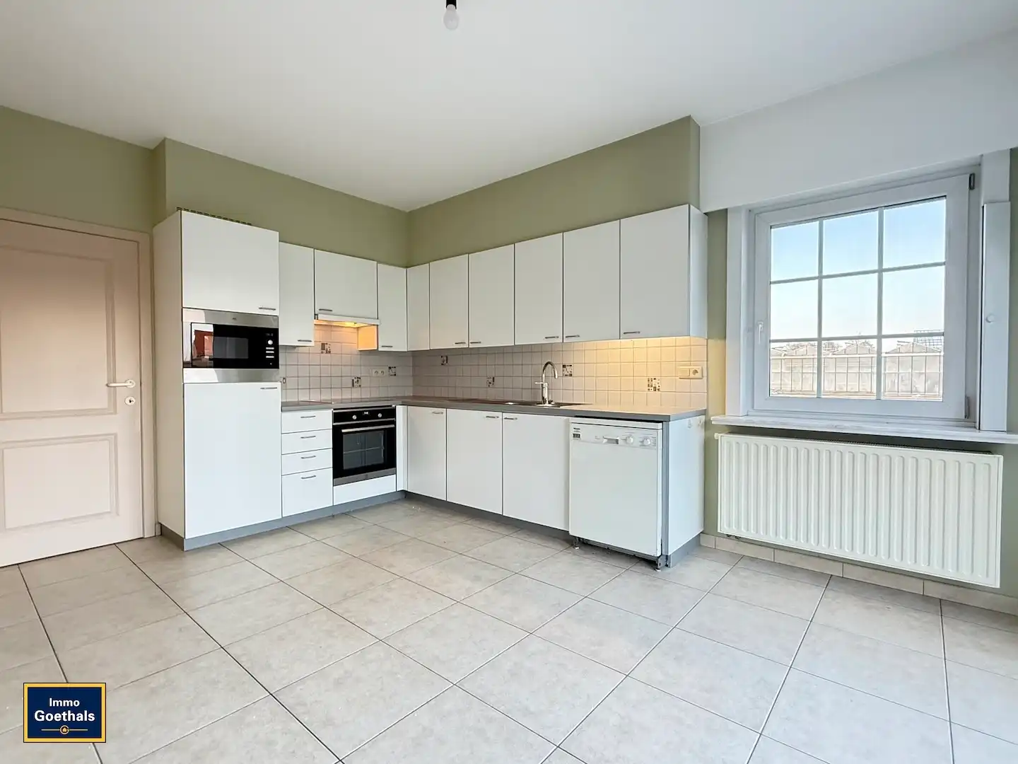 Goed onderhouden woning met tuin, terras en garage. foto 15