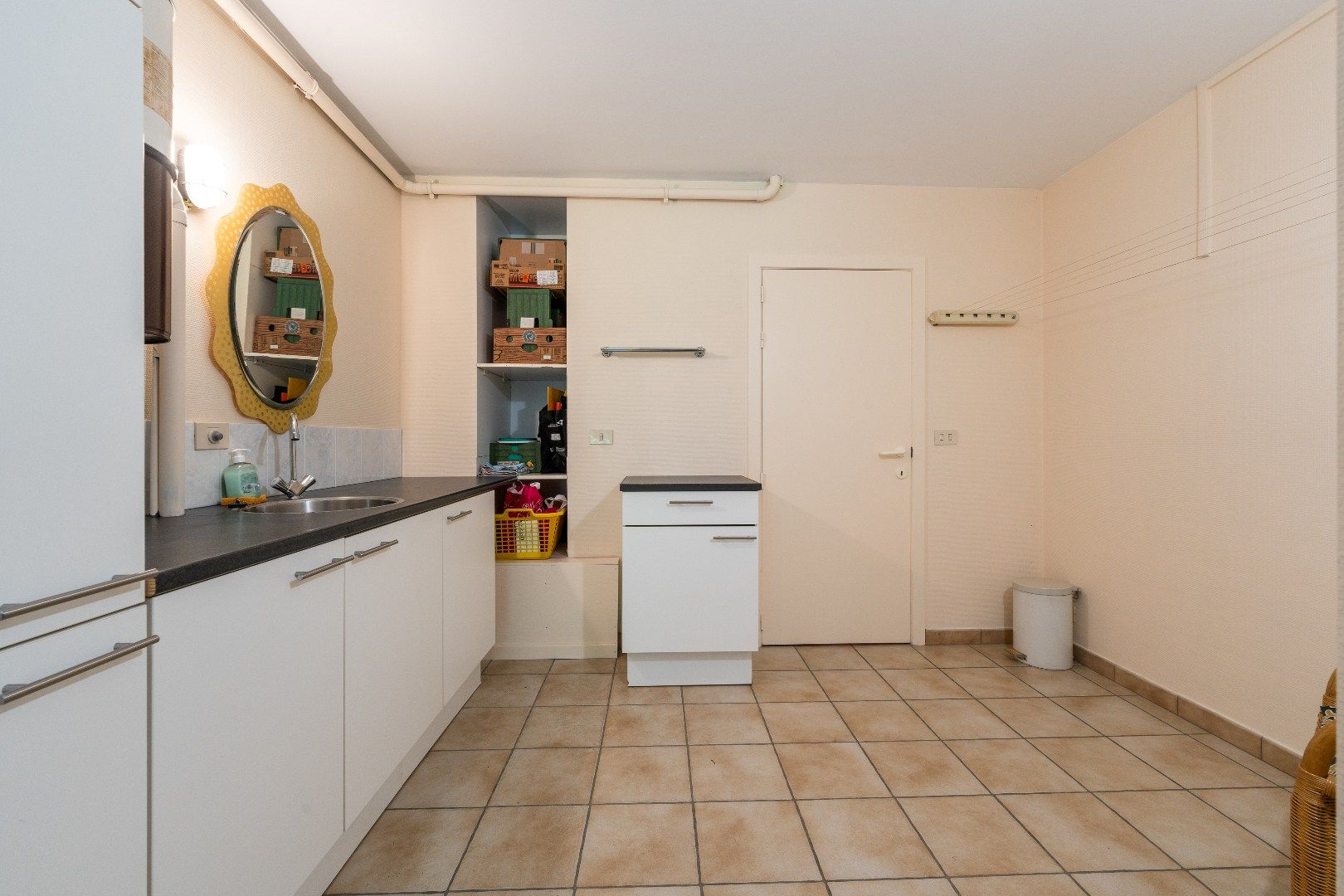 Unieke woning vlakbij het centrum op een perceel van 1012 m², Lichtervelde. foto 23