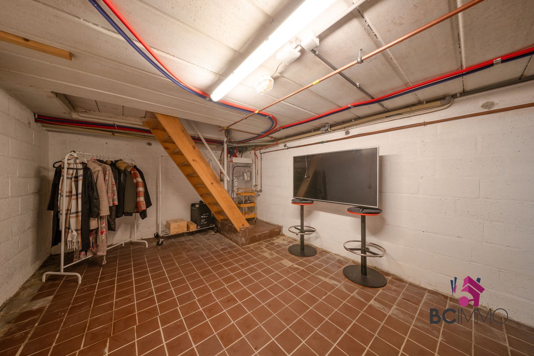 Gerenoveerde gelijkvloerse woning met 3 slaapkamers foto 14