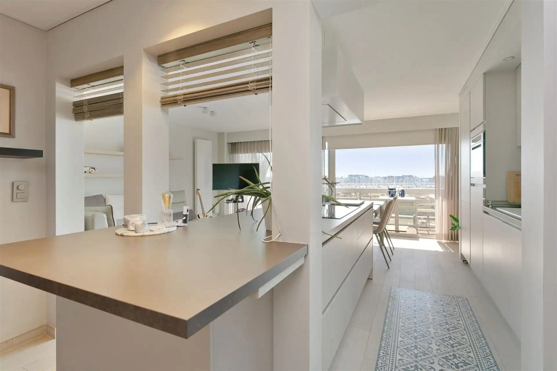 LUXUEUS / JACHTHAVEN foto {{pictureIndex}}