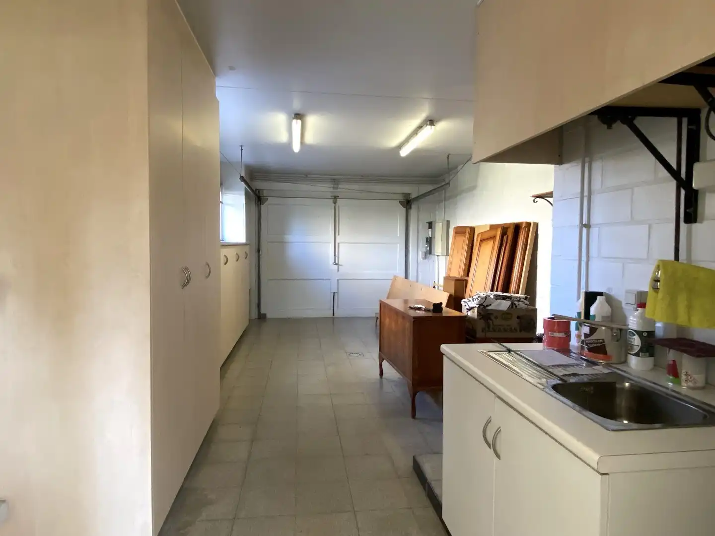 ALLEENSTAANDE WONING MET INPANDIGE GARAGE EN TUIN IN RUGTIGE WOONWIJK foto 6