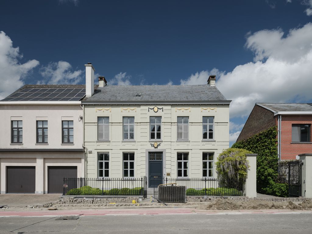 Erpe-Mere - Prachtig gerestaureerde herenwoning uit 1888 met 4 ruime slaapkamers en aangelegde, zonnige tuin met zwembad en poolhouse. foto 27