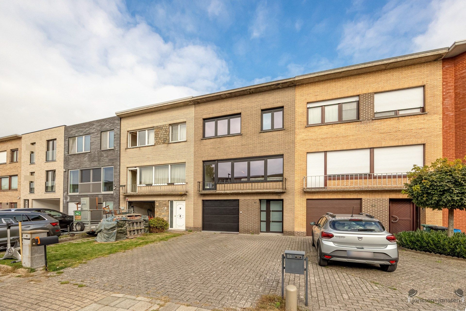 Prachtige en ruime gezinswoning in Stabroek met veel licht en een moderne afwerking. foto 24