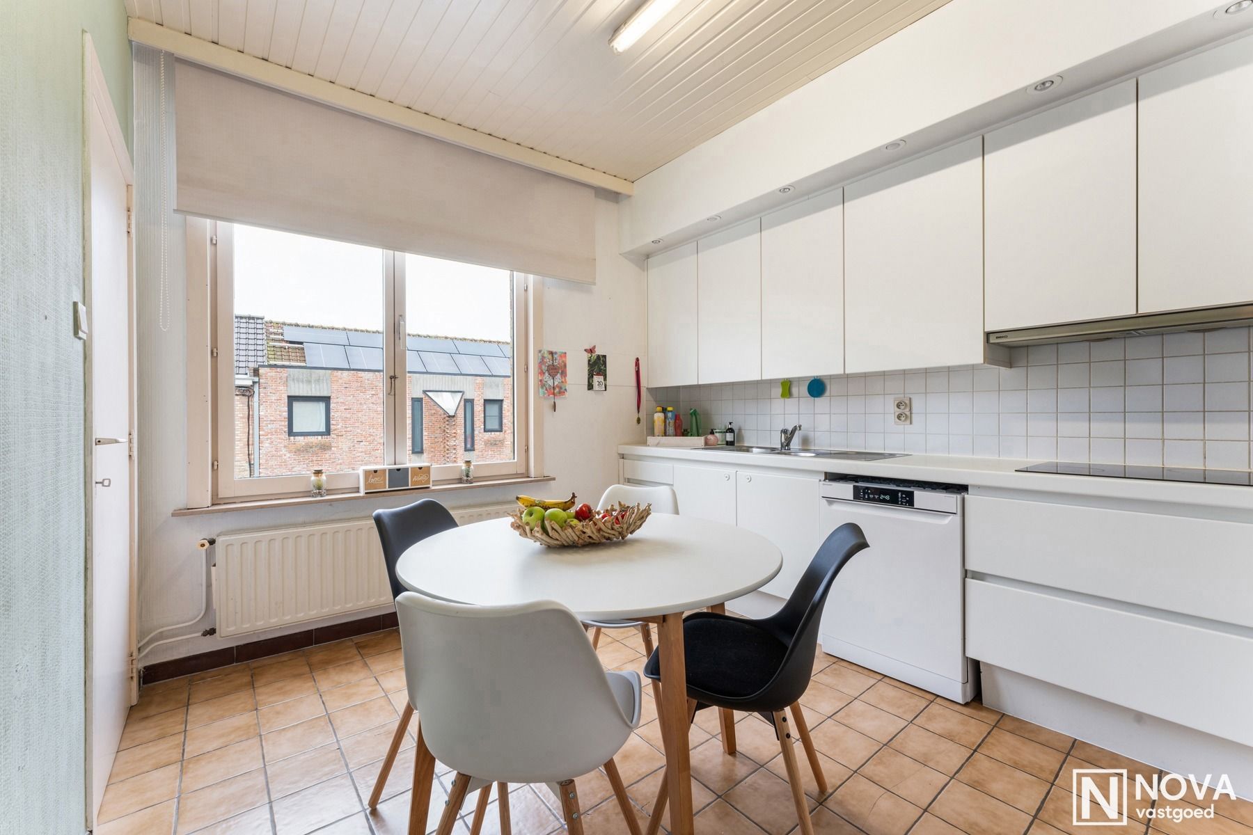 Ruim en lichtrijk duplex-appartement aan de kerk foto 9