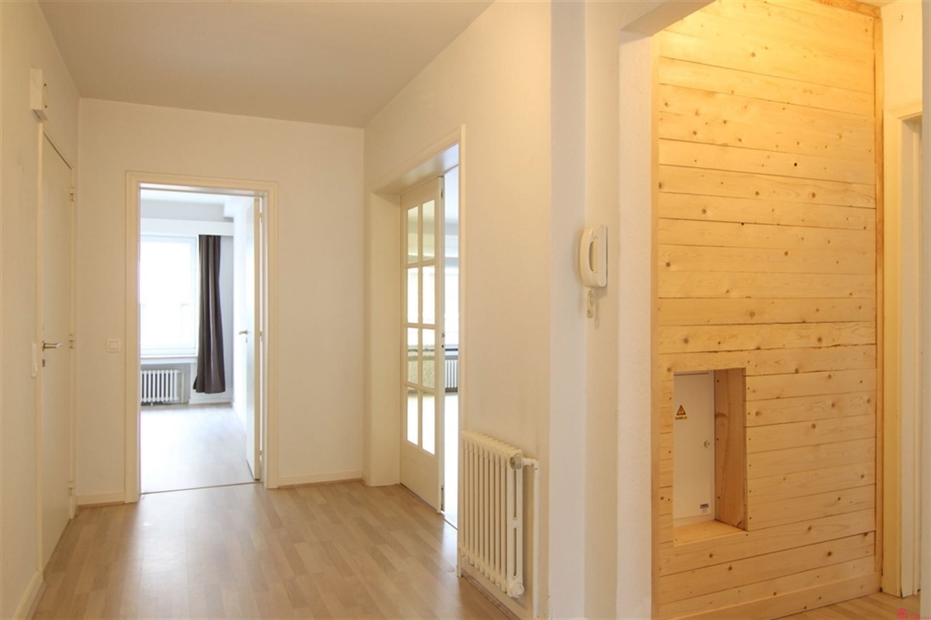 Mooi vernieuwd appartement centrum Kortrijk foto {{pictureIndex}}