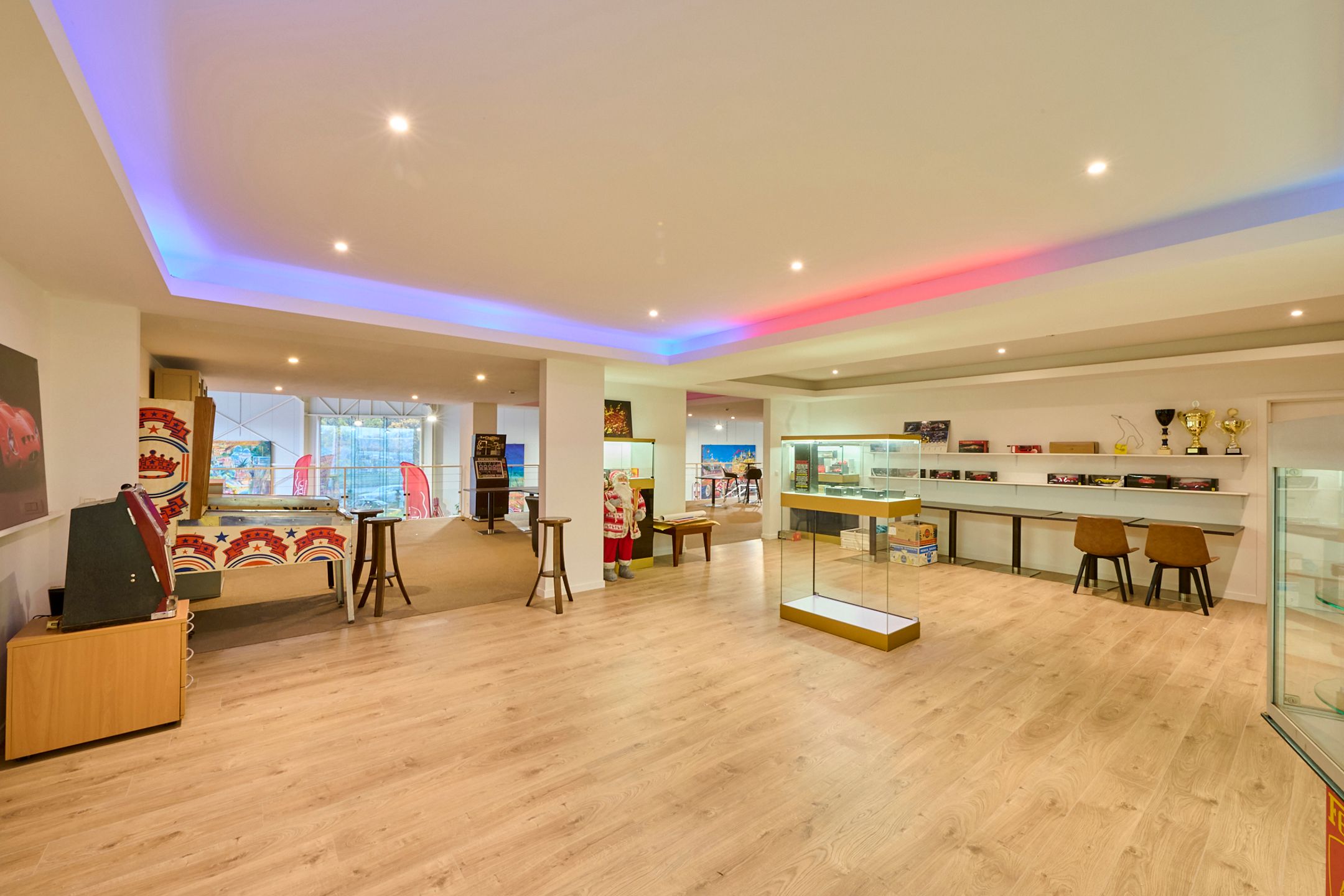 TE KOOP: unieke showroom met kantoren – ZICHTLOCATIE foto 25