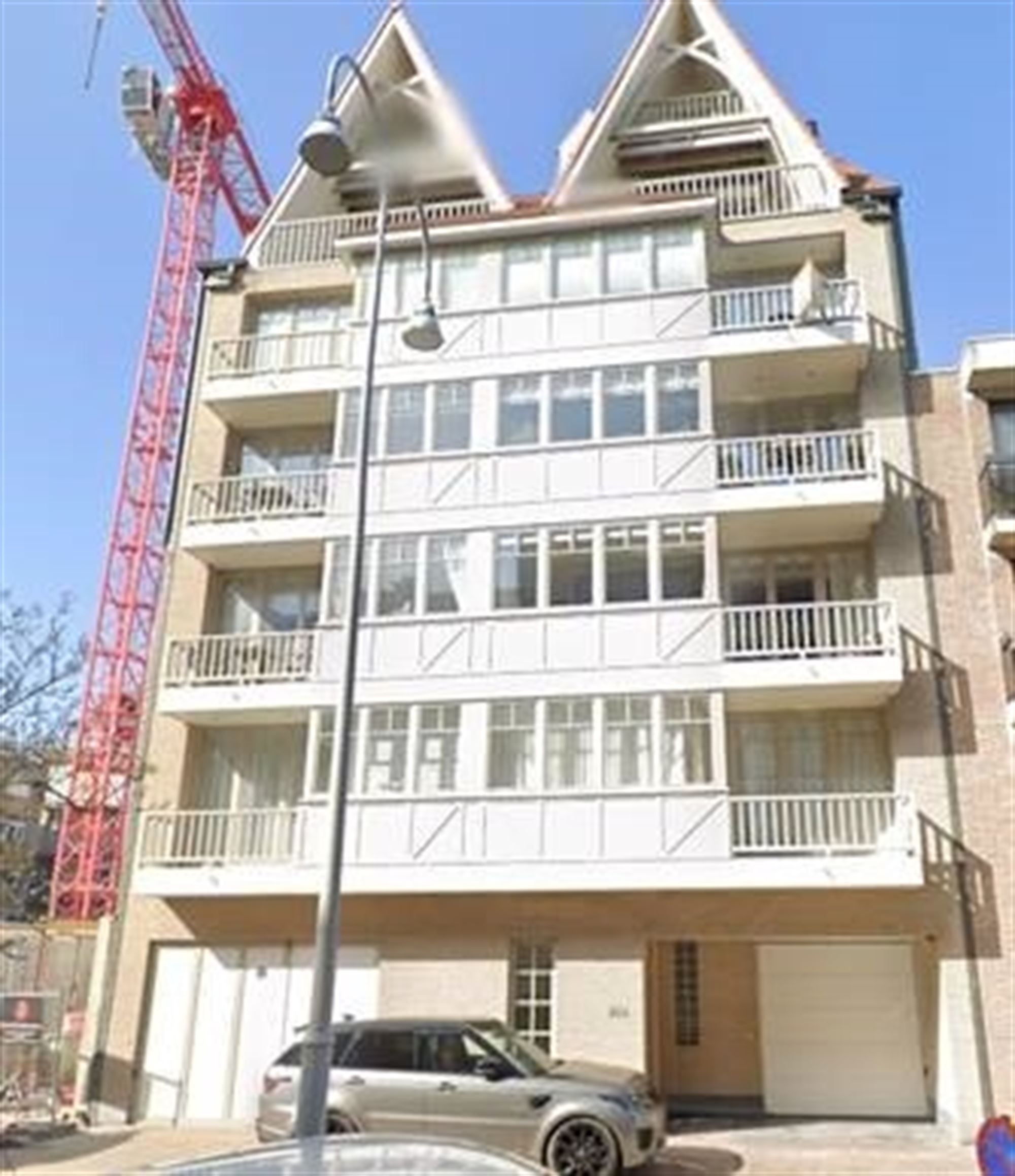 Afsluitbare garagebox op interessante locatie te Knokke foto 4