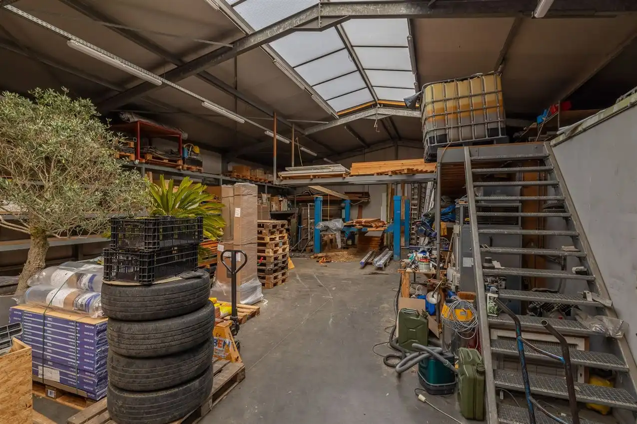 Villa grenzend aan agrarisch gebied met 4slk en opslag foto 29