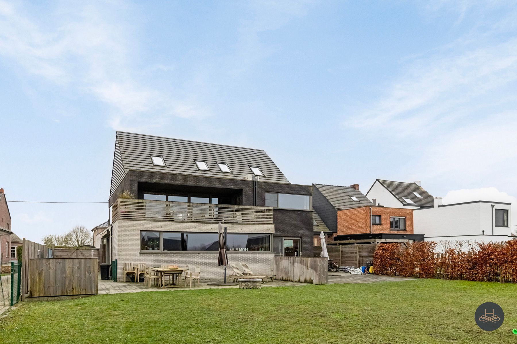 Ruime high-end BEN-woning met handelspand en zorgwoning foto {{pictureIndex}}