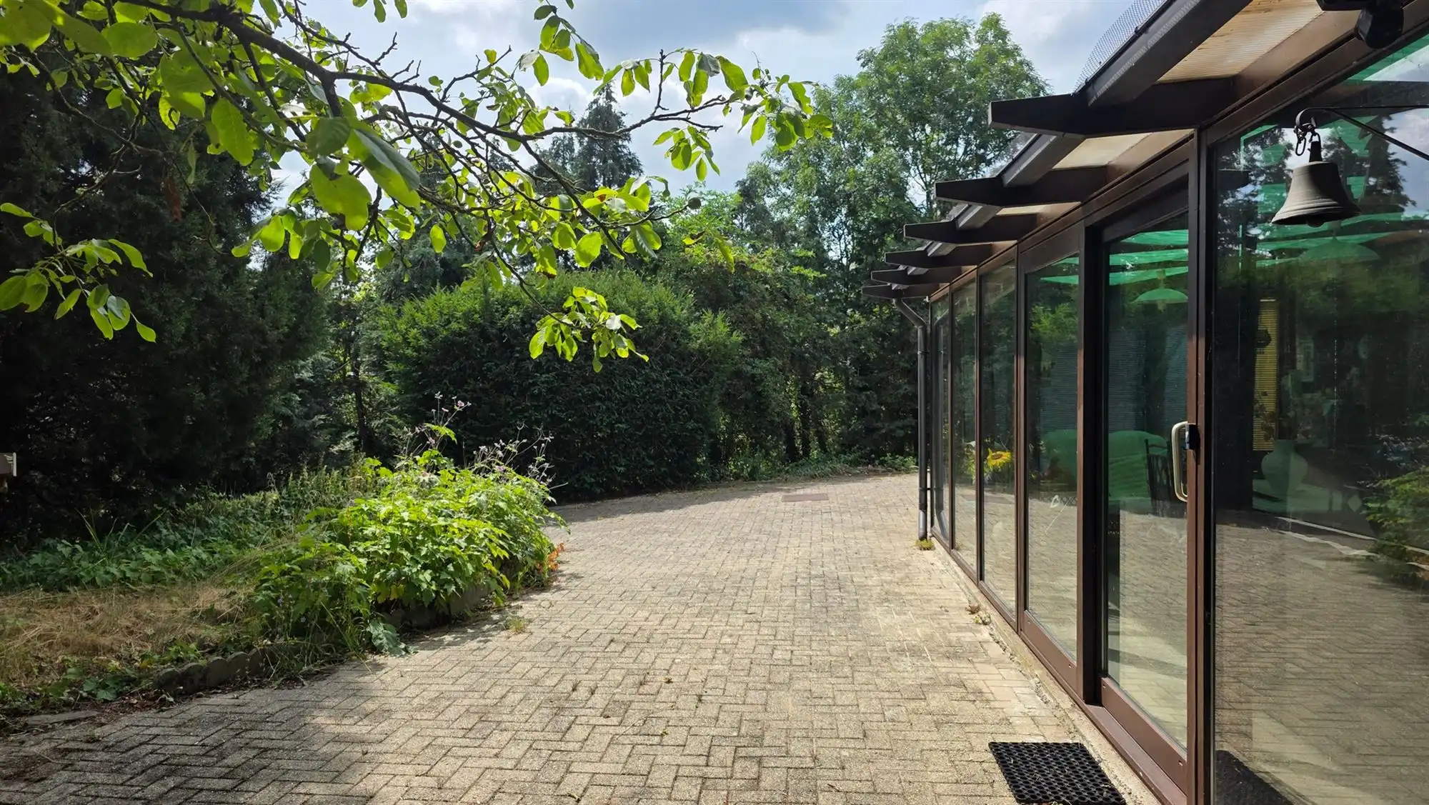 Ruime villa foto 3