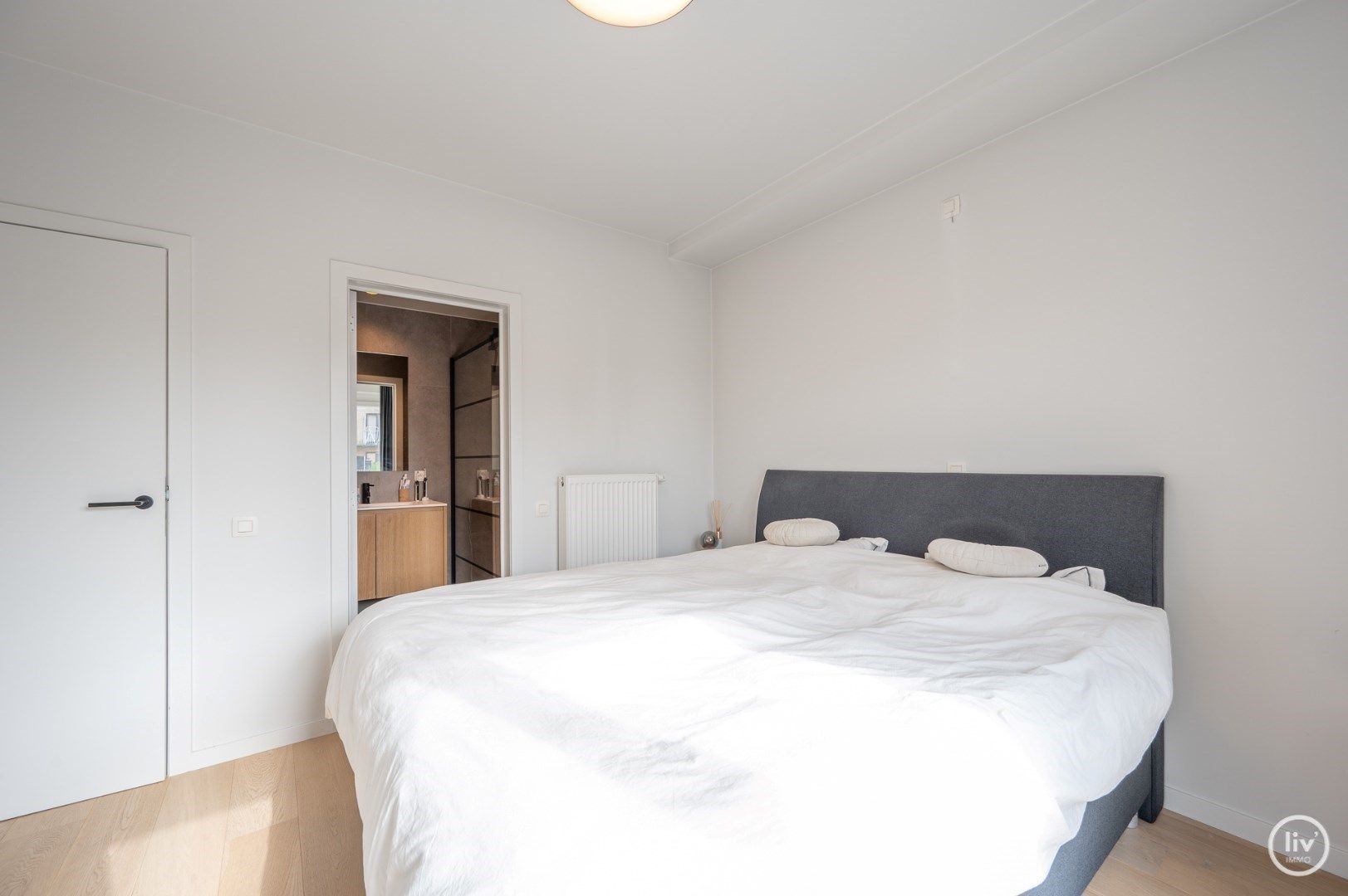 "Modern 2-slaapkamer appartement centraal gelegen op de Lippenslaan te Knokke.  foto 9