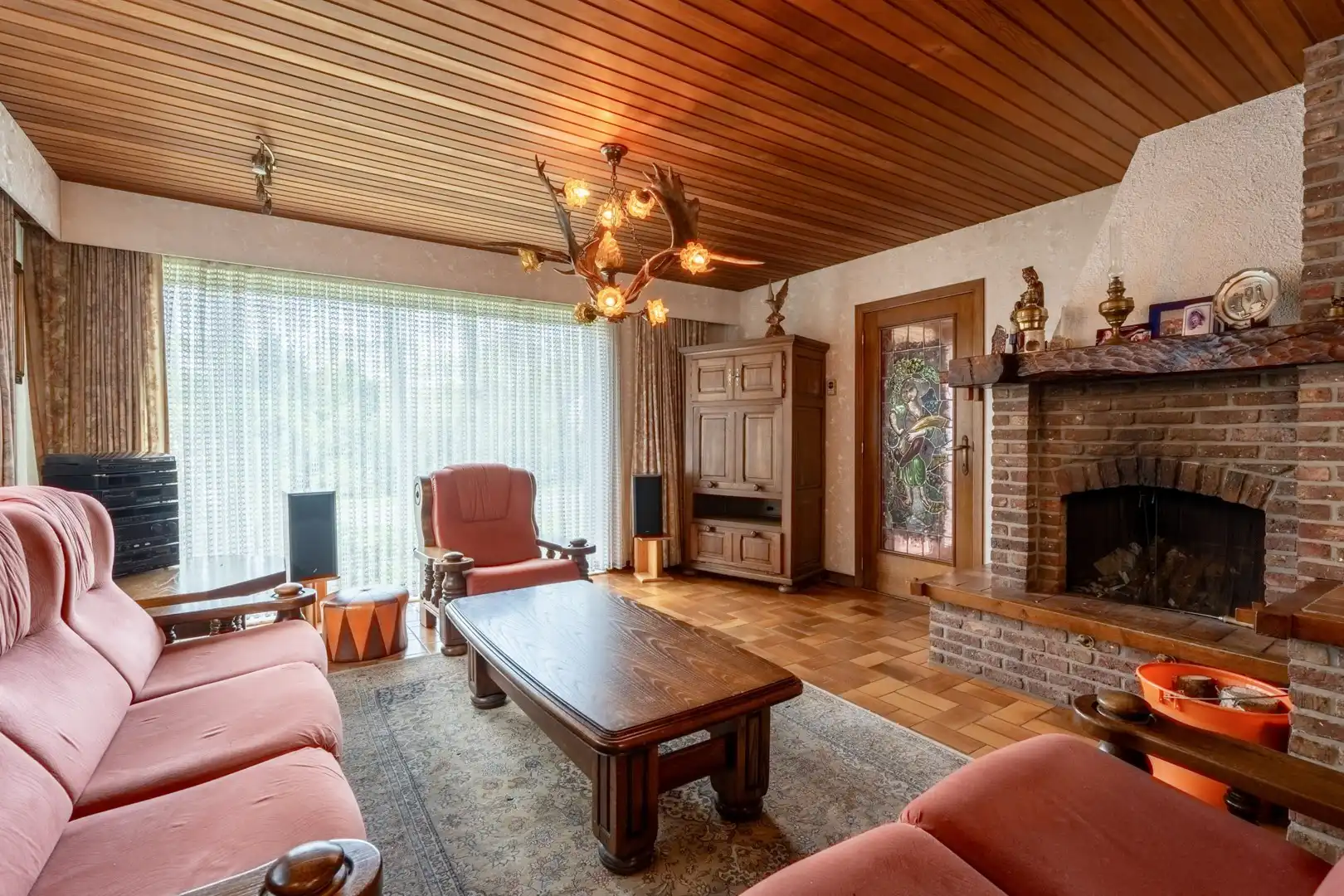 Ruime open bebouwing met 6 slaapkamers op een perceel van 13a 44ca foto 7