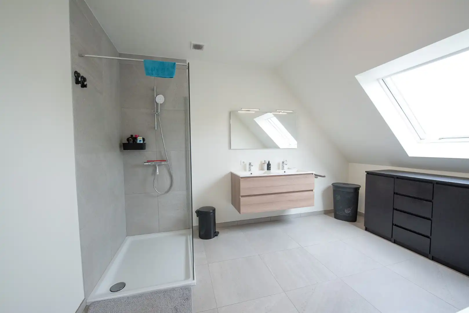 ENERGIEZUINIGE woning te huur in Olsene met 3 slaapkamers en garage foto 12