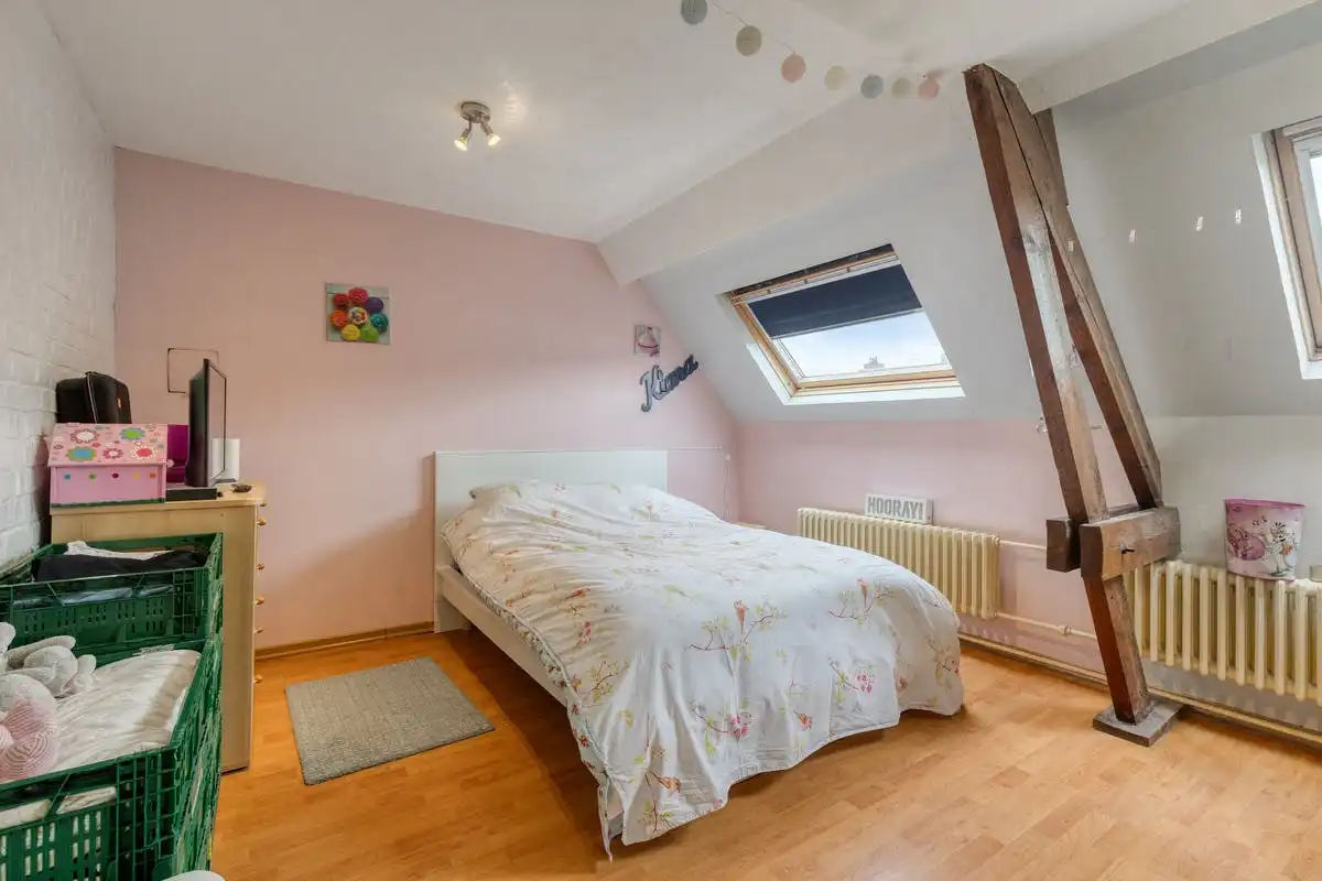 Woning met handelsruimte in de Sint-Elisabethwijk te Kortrijk foto 11